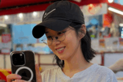 건강한 삶을 향한 관심이 커지면서 ‘저속 노화’라는 키워드가 대중의 이목을 끌고 있다. 저속 노화는 단순히 늙지 않는 법이 아니라, 생물학적 노화 속도를 늦춰 건강한 수명을 연장하는 생활 철학을 말한다. 배우 한가인, 장나라 등 동안으로 주목받는 스타들이 꾸준히 저속 노화 식단을 실천하고 있다는 사실이 알려지며 일반인들 사이에서도 화제가 되고 있다.